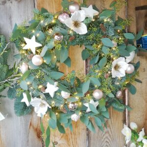 kerstkrans met nobilis en eucalyptus 45 cm